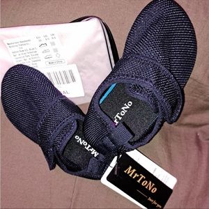 NEW Kids 8.5 and 9.5 MrToNo Children's No slip Boys Girls Barefoot Shoes